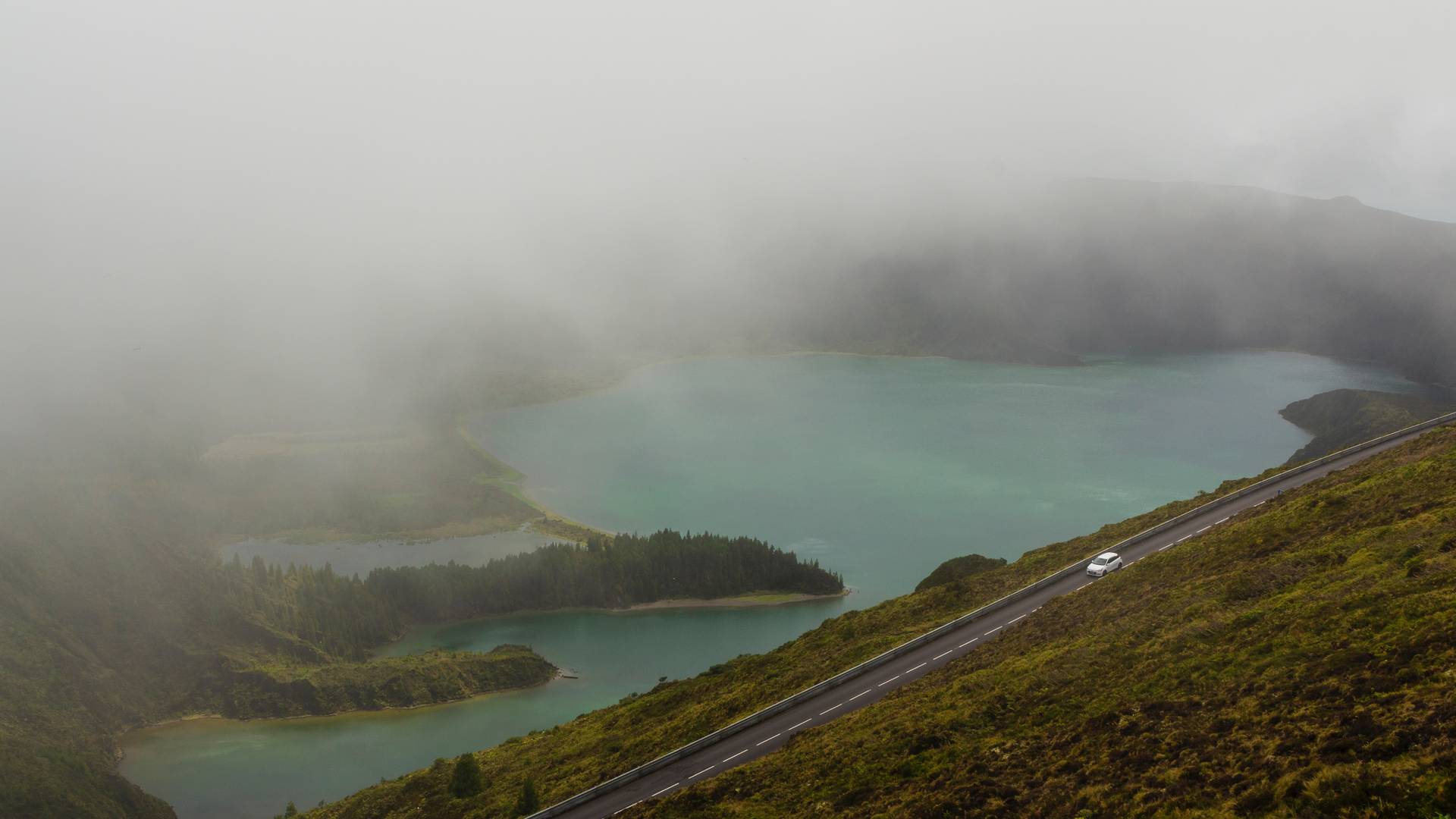 Lagoa do fogo viewpoint