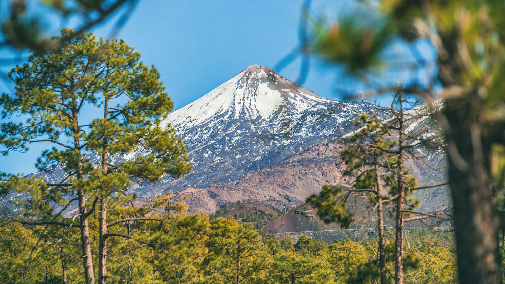 Wandel over de hoogste top van Tenerife.